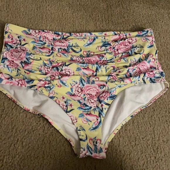 Torrid high waisted bikini bottoms - Picture 5 of 6